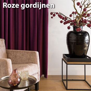 roze gordijnen